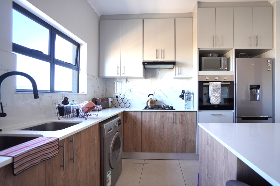 To Let 3 Bedroom Property for Rent in Sandown Western Cape